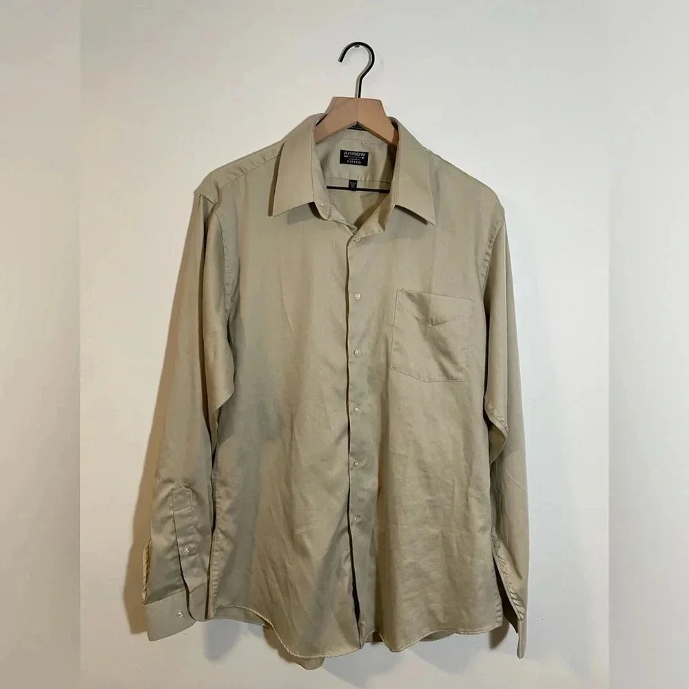 Arrow Fitted Lightweight Button Down Tan Shirt, NWOT 16.5 33/34 or Large